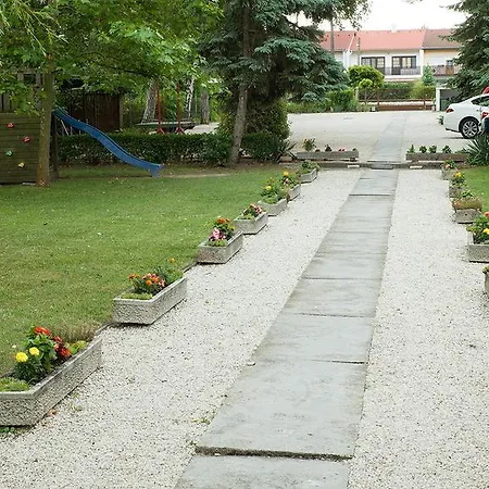 Lido Tarsasnyaralo * Balatonlelle