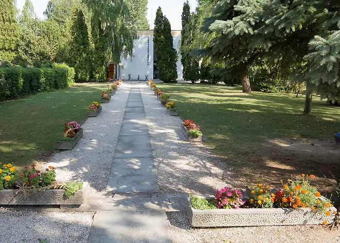 Lido Tarsasnyaralo 아파트